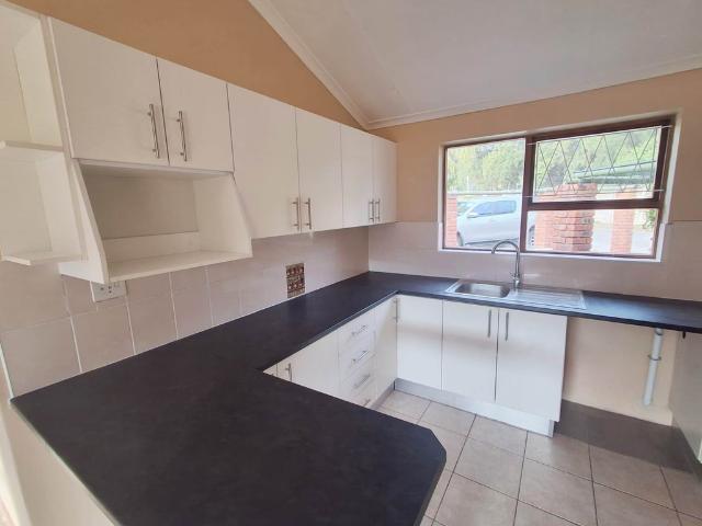 2 Bedroom Townhouse To Let in Kamma Park
