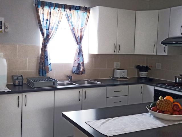 2 Bedroom Townhouse To Let in Lorraine