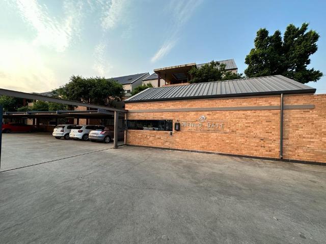 2 Bedroom Townhouse To Let in Menlo Park