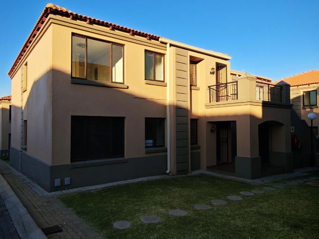 2 Bedroom Townhouse Rented in Meyersdal