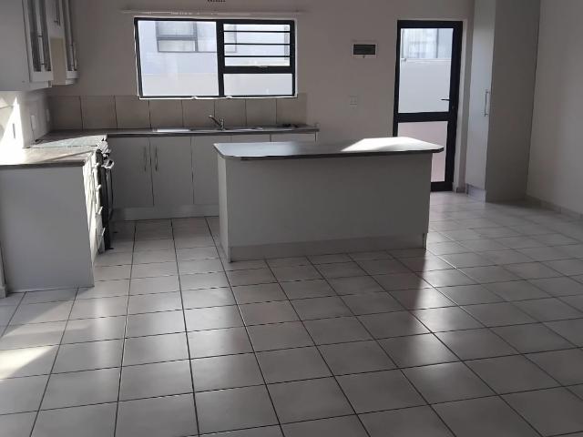 2 Bedroom Townhouse Rented in Myburgh Park