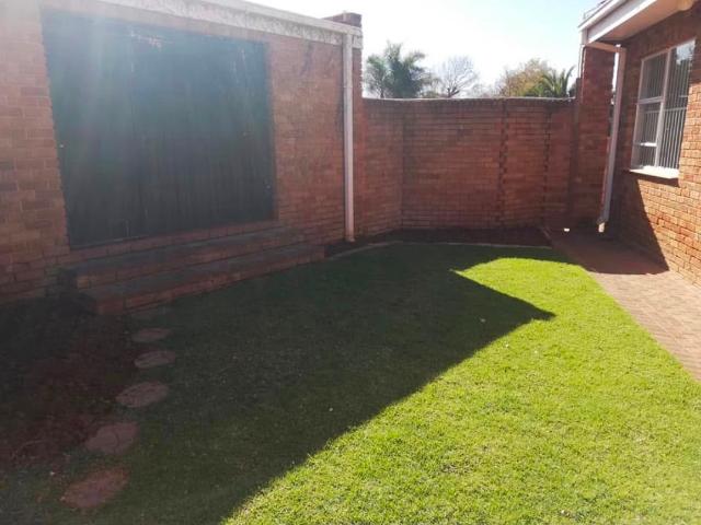 2 Bedroom Townhouse To Let in Navalsig