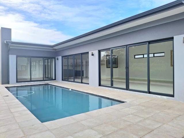 2 Bedroom Townhouse To Let in Salt Rock