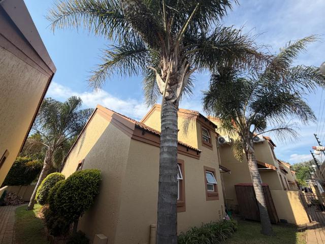 2 Bedroom Townhouse To Let in Sunninghill | Gourlay Properties