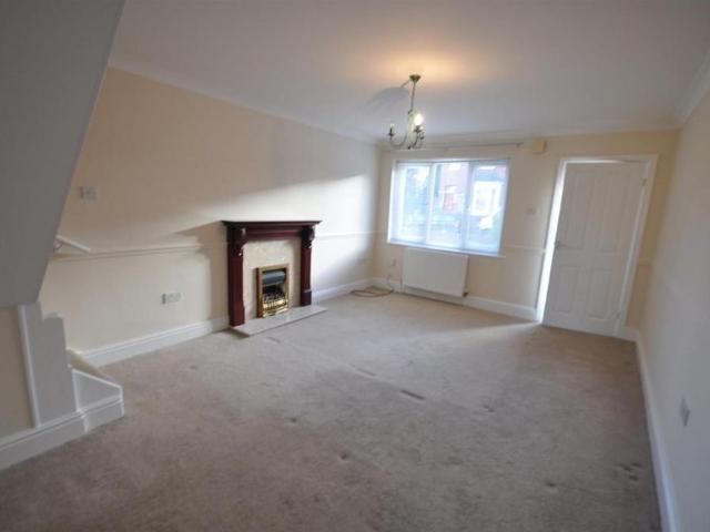 2 bedroom townhouse to rent