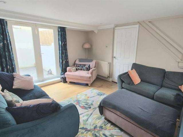 2 bedroom townhouse to rent