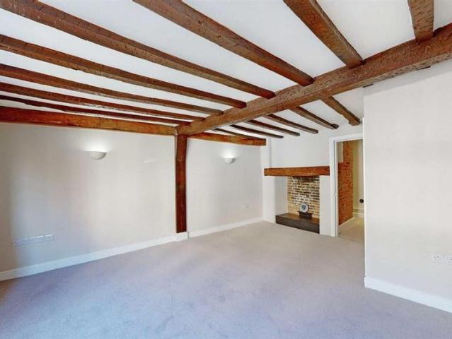 2 bedroom townhouse to rent