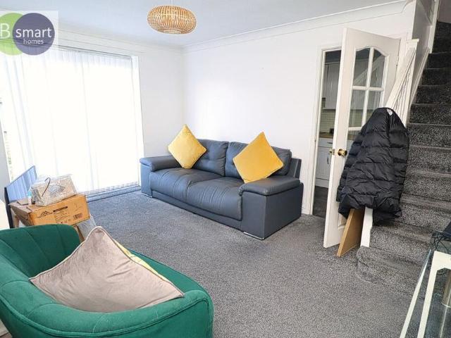 2 bedroom townhouse to rent