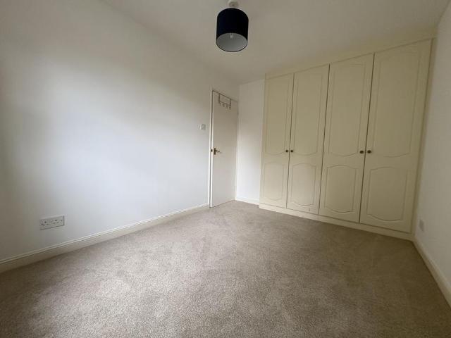 2 bedroom townhouse to rent