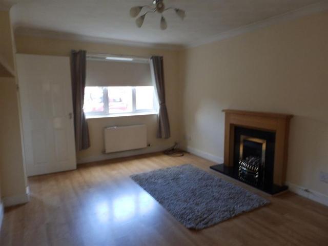 2 bedroom townhouse to rent