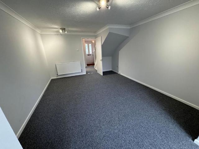 2 bedroom townhouse to rent