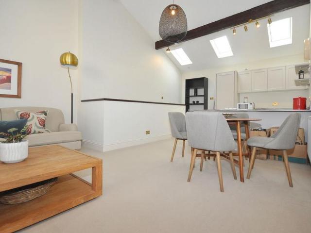 2 bedroom townhouse to rent