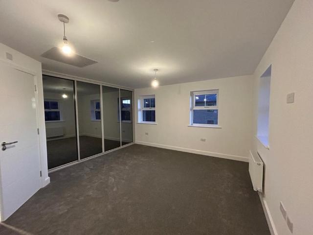 2 bedroom townhouse to rent