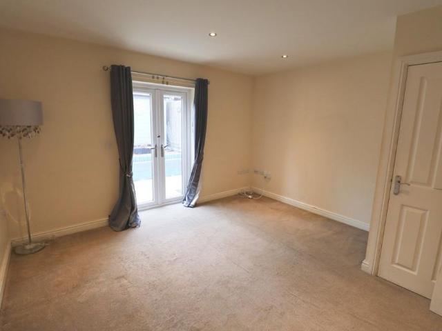 2 bedroom townhouse to rent