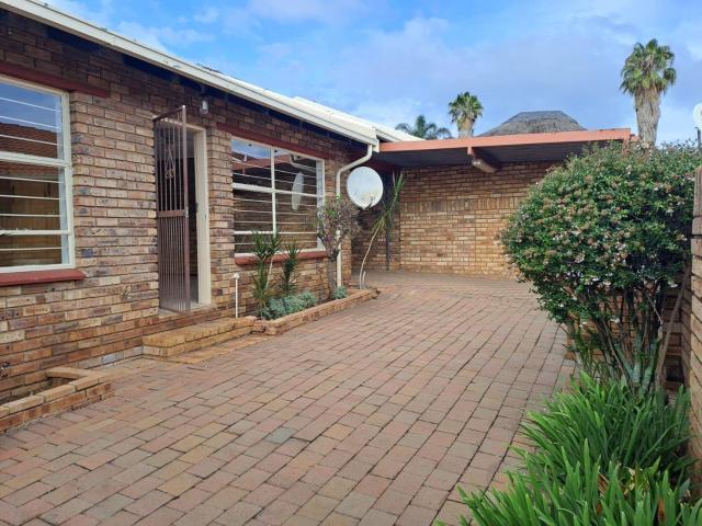 2 Bedroom Townhouse to Rent