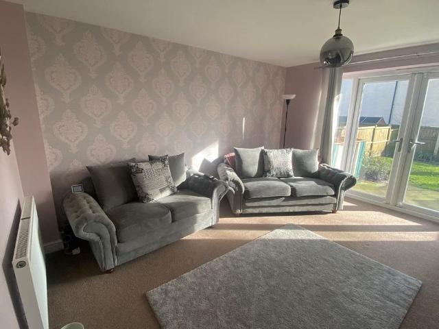 2 bedroom townhouse to rent