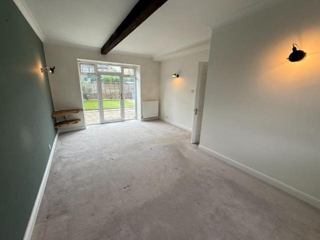 2 bedroom townhouse to rent