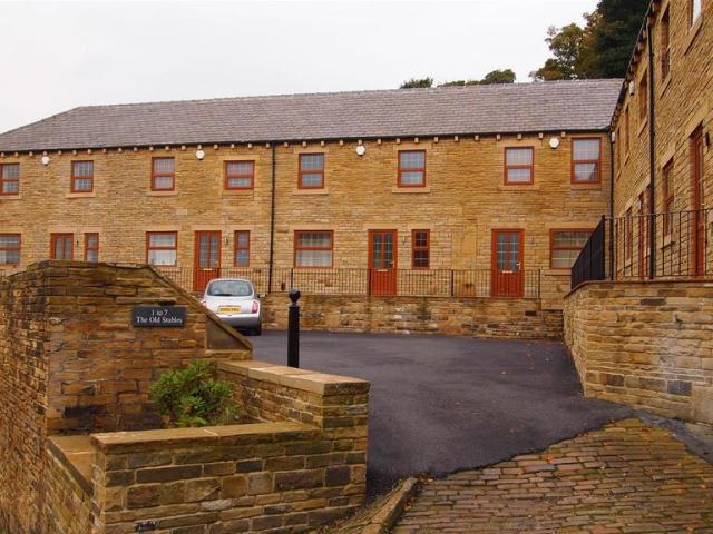 2 bedroom townhouse to rent