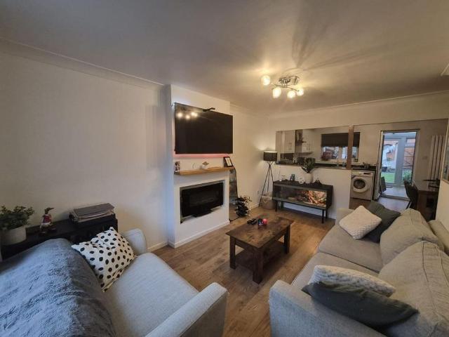 2 bedroom townhouse to rent