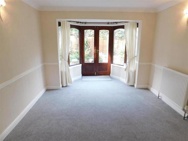 2 bedroom townhouse to rent