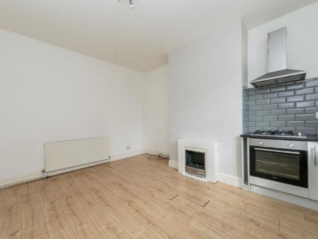 2 bedroom townhouse to rent