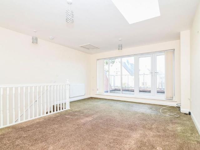 2 bedroom townhouse to rent