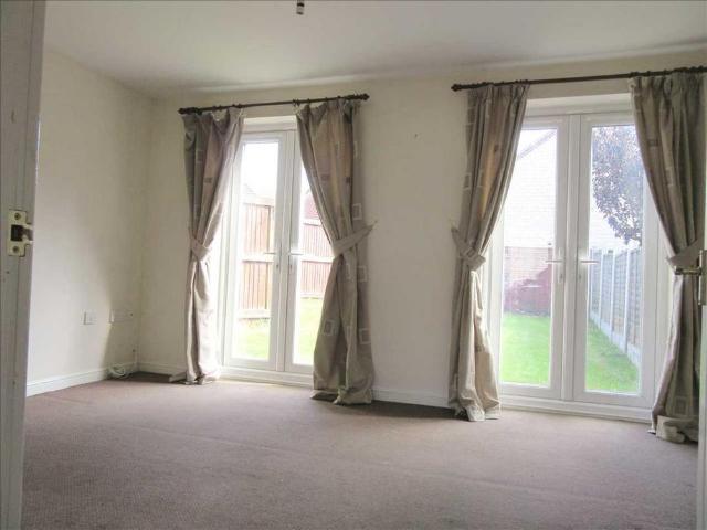 2 bedroom townhouse to rent