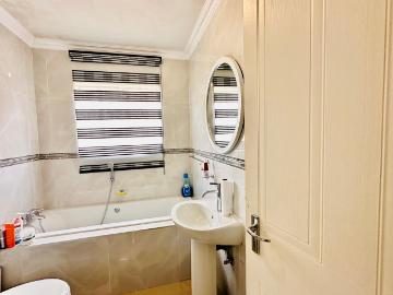 2 Bedroom Townhouse To Rent in Castleview