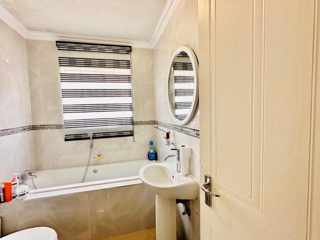 2 Bedroom Townhouse To Rent in Castleview