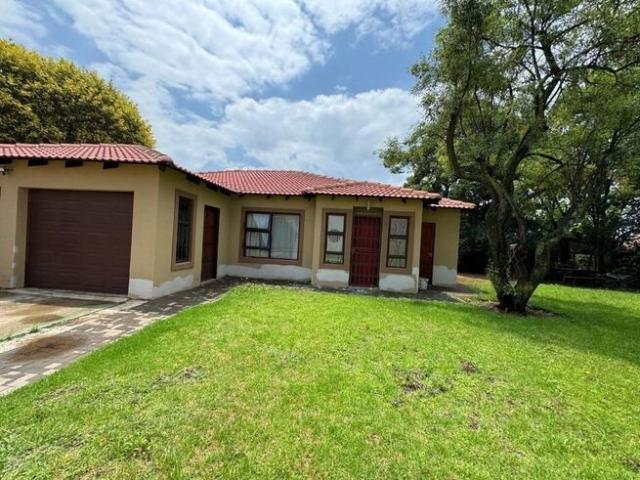 2 Bedroom Townhouse to Rent in Crystal Park