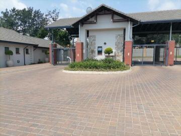 2 Bedroom Townhouse to Rent in Crowthorne Ah