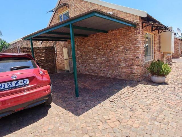 2 Bedroom Townhouse to Rent in Annlin