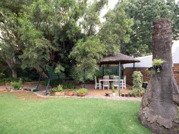2 Bedroom Townhouse To Rent in Alberante