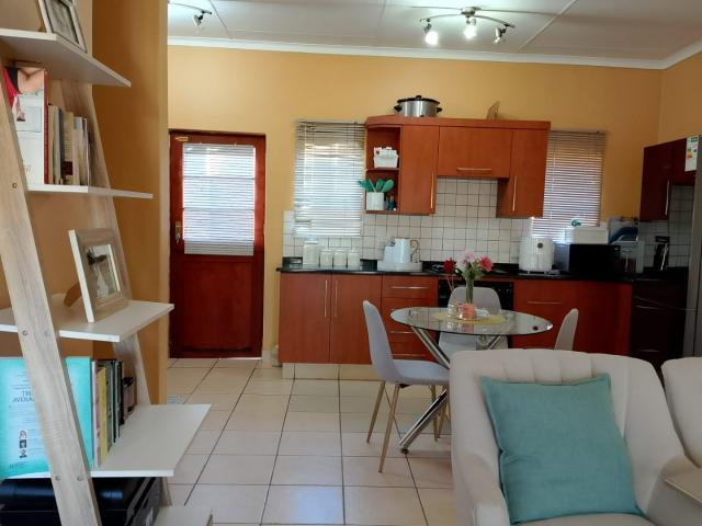 2 Bedroom Townhouse To Rent in Bendor