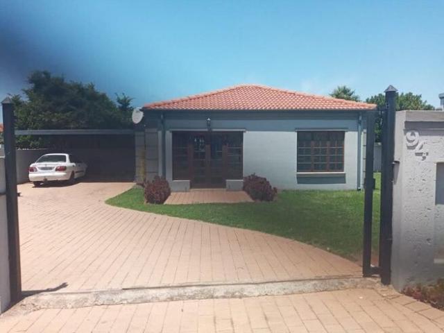 2 Bedroom Townhouse to Rent in Blue Hills