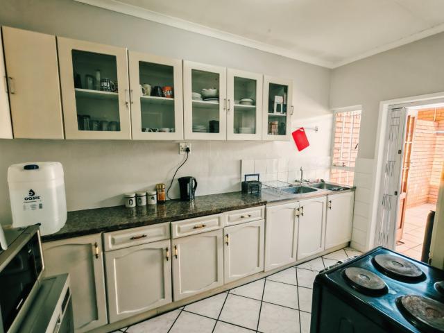 2 Bedroom Townhouse To Rent in Bronberrick