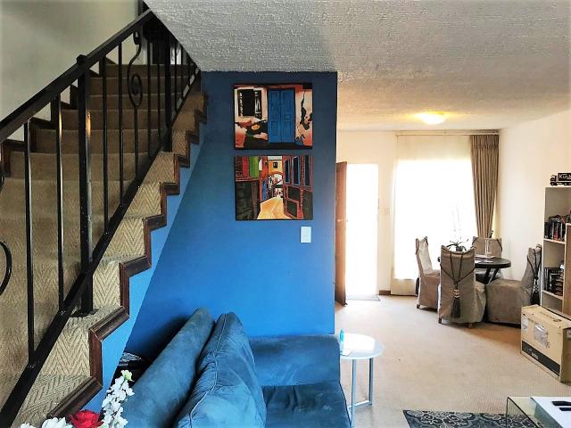 2 Bedroom Townhouse to Rent in Garsfontein