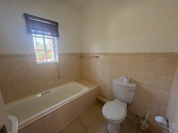 2 Bedroom Townhouse To Rent in Dowerglen
