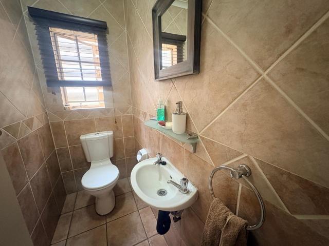 2 Bedroom Townhouse To Rent in Eden Glen