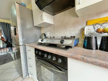 2 Bedroom Townhouse To Rent in Elandspark