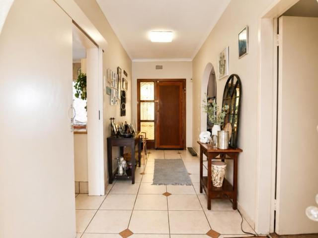 2 Bedroom Townhouse To Rent in Elma Park