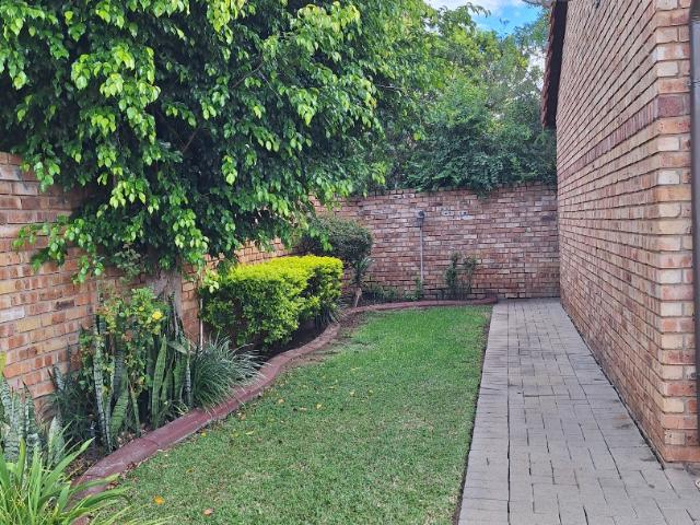 2 Bedroom Townhouse To Rent in Equestria