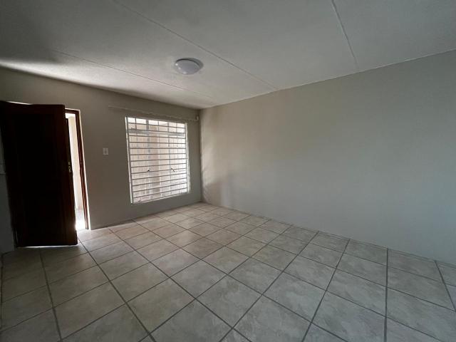 2 Bedroom Townhouse To Rent in Faerie Glen