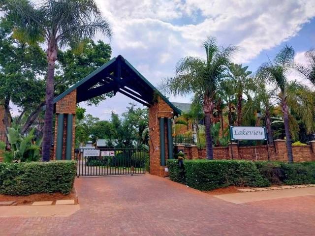 2 Bedroom Townhouse to Rent in Faerie Glen