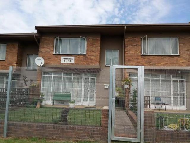 2 Bedroom Townhouse to Rent in Farrarmere