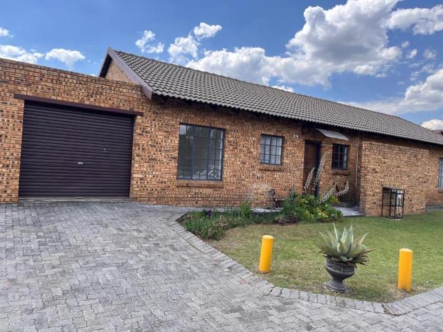 2 Bedroom Townhouse to Rent in Kookrus