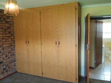 Townhouse to rent in Krugersdorp - Garden