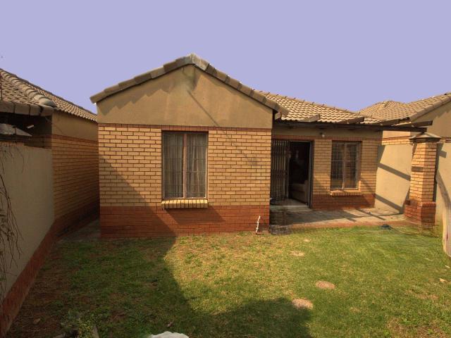 2 Bedroom Townhouse to Rent in Halfway Gardens