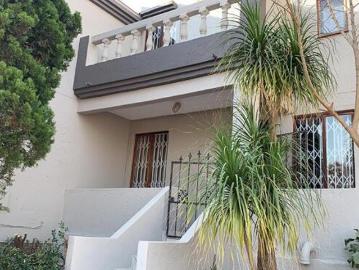 2 Bedroom Townhouse to Rent in Halfway Gardens