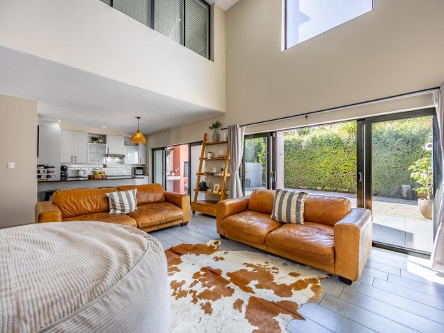 2 Bedroom Townhouse To Rent in Lombardy Estate